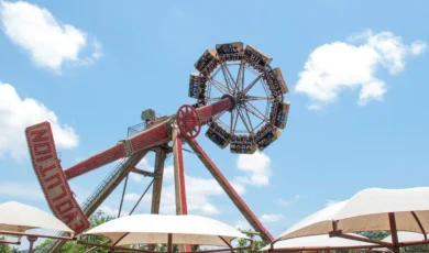 Aluguel de vans para Hopi Hari